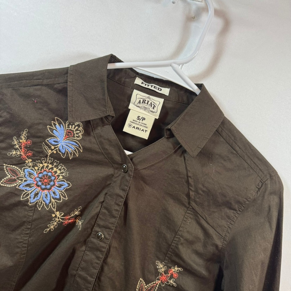 Ariat Womens Brown Floral Embroidered Western Snap Fitted Shirt Small Cowgirl